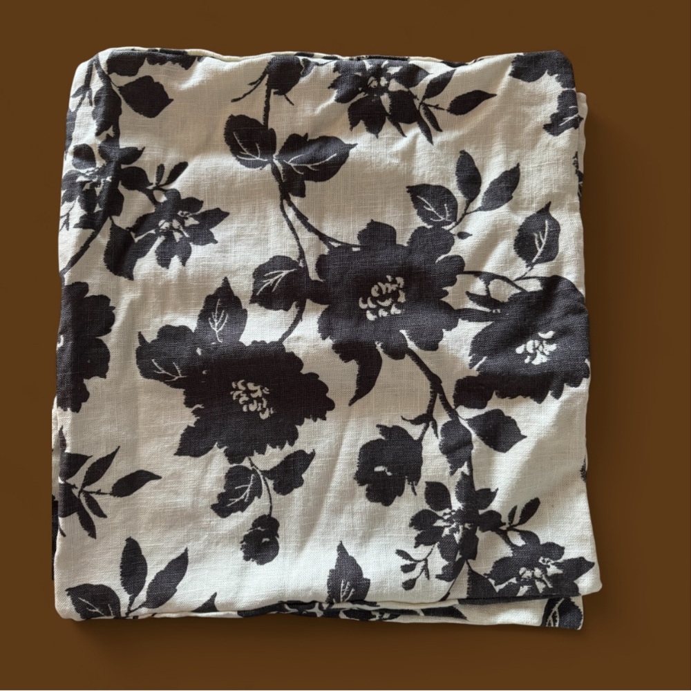 IKEA 💙💛 100% LINEN•ACCENT PULLOW COVER•FLORAL BLACK/WHITE PRINT•BUTTONS•NEW!